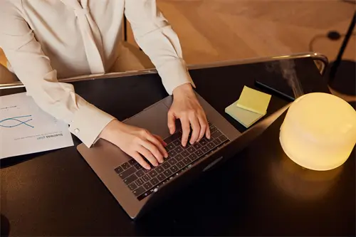 哪个教育机构用keynote教材