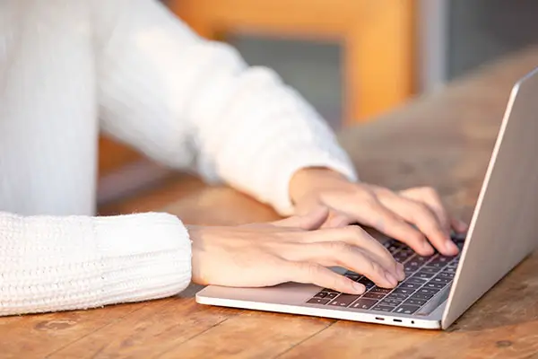 伸了伸腰的伸字怎么写